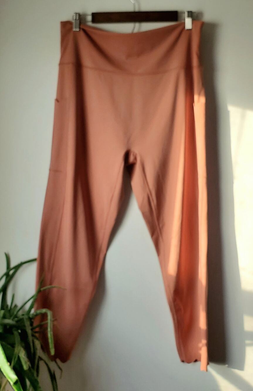 Aerie Offline Womens Peach Capri Athletic leggings Size XXL sports athleisure